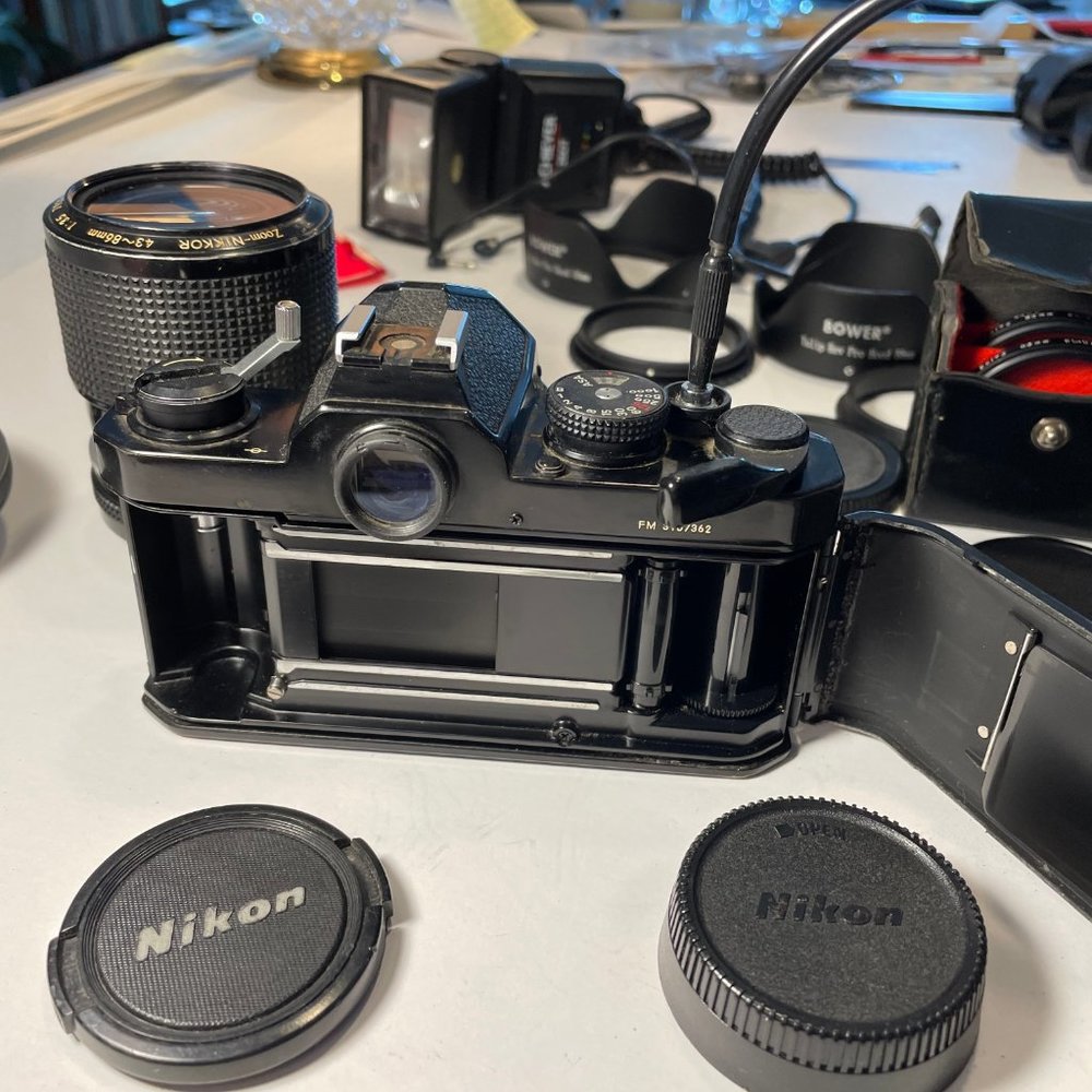 NIKON FM Vintage Black Body camera w 2 LENSES & many accessories - Picture 7 of 16